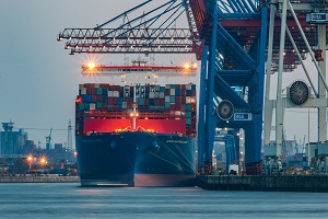 Exportações e importações diminuíram 3,1% e 2,0% em termos nominais