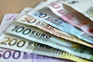 Government expenditure reaches 112 billion euro, corresponding to 42.3% of GDP (44.1% in 2022) - 