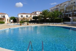 Tourist activity kept a strong reduction in June, but less intense than in May due to residents - June 2020