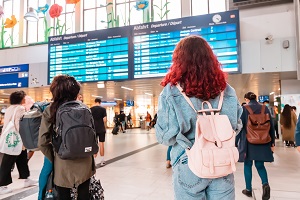 Movement of passengers at national airports grew again - March 2025