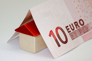 Interest rate decreased to 1.017%, owed capital and monthly loans repayments at 53,426 Euros and 246 Euros, respectively