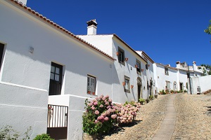A slight recovery in tourist activity in June mostly due to residents
