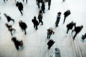 Em setembro, a população empregada aumentou 0,7 %, a taxa de desemprego diminuiu 0,2 pontos percentuais e a taxa de subutilização diminuiu 0,1 pontos percentuais