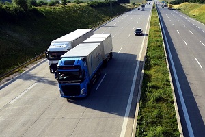 Transporte de mercadorias com acréscimos significativos por via rodoviária, marítima e ferroviária, e níveis superiores aos registados no período homólogo de 2019