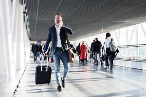 The movement of passengers at national airports continued to reach monthly highs